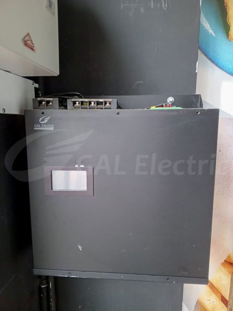 Calypso del Caribe — Corrección de factor de potencia y regulación de voltaje